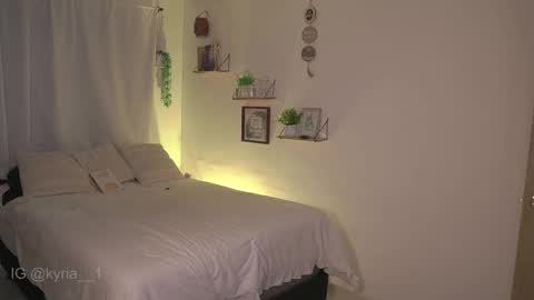 schedule 300 pm - 1100pm colombia time online show from February 22, 2025, 1:22 am