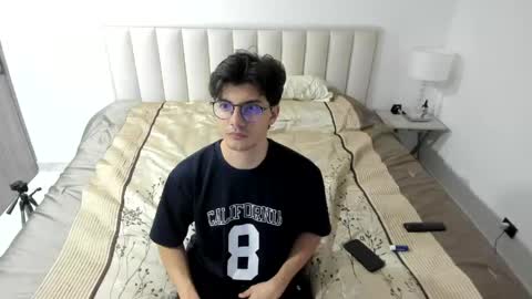 Snapshot of kyron__jobs chatting on March 25, 2026, 5:57 am kyron online show from March 25, 2026, 5:57 am