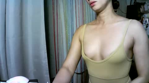 kyutshyne online show from February 22, 2025, 7:14 pm