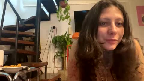 l0llych3rry online show from April 7, 2026, 2:01 am