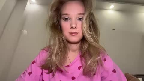 Snapshot of l1n4luv chatting on May 2, 2026, 6:24 pm lina online show from May 2, 2026, 6:24 pm