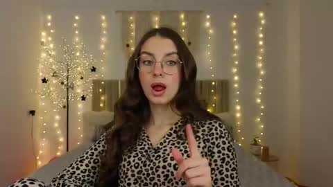 Margo  online show from January 19, 2026, 1:48 pm