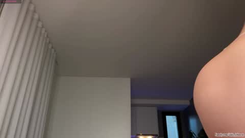 Julie online show from November 2, 2025, 7:00 am