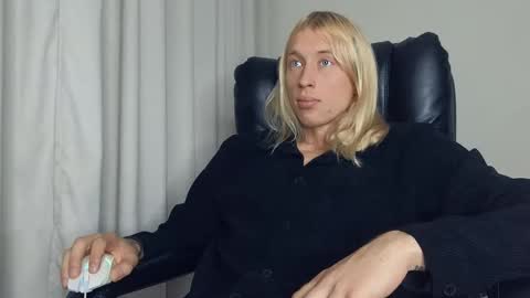 Adonis online show from September 15, 2025, 5:18 am