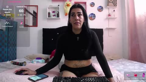 Snapshot of la_gatabk chatting on February 19, 2026, 7:54 pm la gatabk online show from February 19, 2026, 7:54 pm