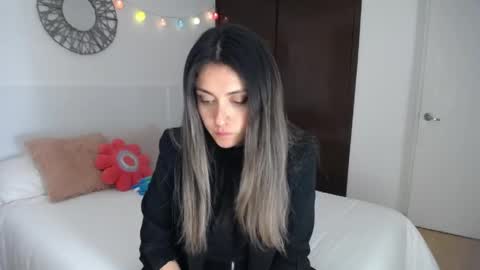 Snapshot of la_rola_ chatting on June 6, 2026, 9:47 am Catalina online show from June 6, 2026, 9:47 am