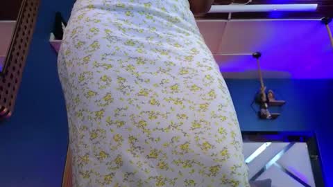 Cris  online show from September 25, 2025, 11:58 am