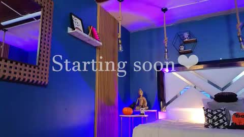 Cris  online show from October 17, 2025, 11:02 am