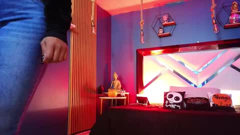 Cris  online show from October 29, 2025, 11:01 am