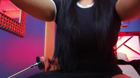 Cris  online show from November 25, 2025, 3:34 pm