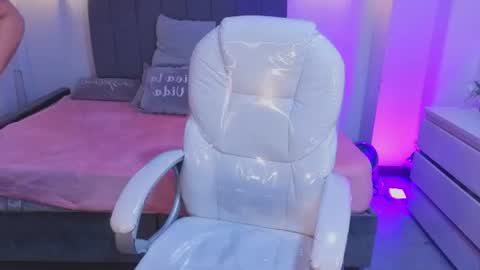 Snapshot of laara_croft chatting on July 16, 2026, 7:31 pm L A R A online show from July 16, 2026, 7:31 pm