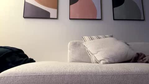 labaemaerijae online show from March 20, 2026, 9:47 am