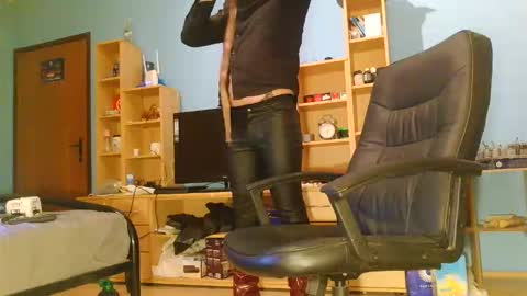 labondage online show from March 5, 2026, 5:25 am