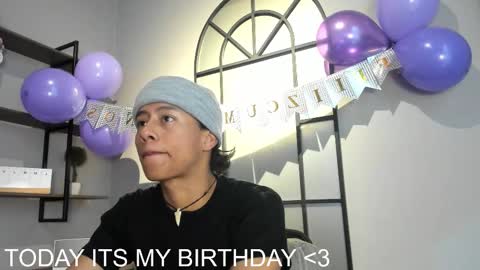 labrinthteasing online show from November 3, 2025, 1:23 pm