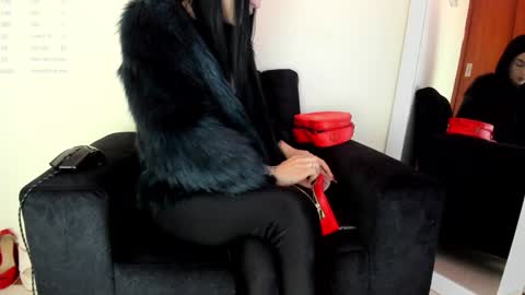 lace_victoria online show from December 23, 2024, 2:13 am