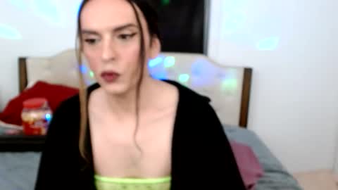 Lacey Phoenix online show from February 22, 2026, 3:51 am