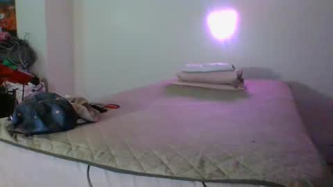 lachickadelbronx online show from February 10, 2025, 12:41 am