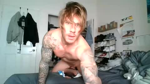 lacrioxcum18 online show from December 15, 2024, 4:26 pm