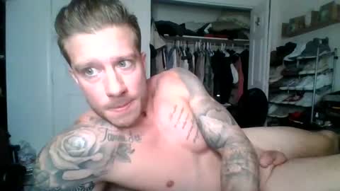 lacrioxcum18 online show from December 31, 2024, 9:39 pm