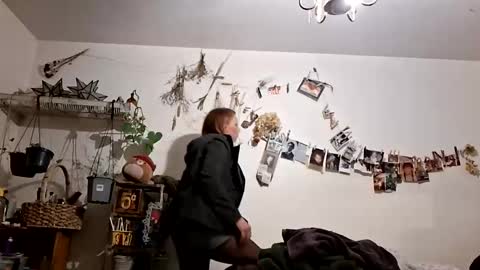 lacybell online show from March 28, 2026, 9:20 am