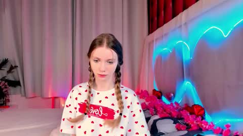 Snapshot of lada2k4 chatting on February 25, 2026, 5:28 am Lada online show from February 25, 2026, 5:28 am