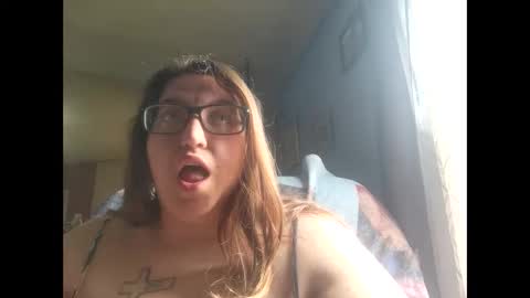 Laddybuggie27 online show from February 6, 2025, 6:02 pm