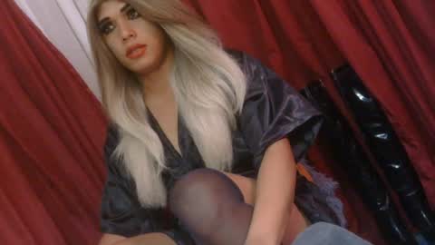 Snapshot of lady_athenax chatting on July 12, 2026, 3:30 am Athena online show from July 12, 2026, 3:30 am