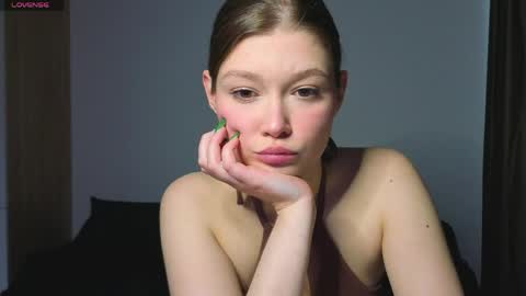 Snapshot of lady_birdd chatting on April 28, 2026, 2:00 pm lady_birdd online show from April 28, 2026, 2:00 pm