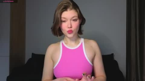 Snapshot of lady_birdd chatting on April 30, 2026, 6:36 pm lady_birdd online show from April 30, 2026, 6:36 pm