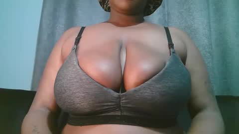 Snapshot of lady_dearra chatting on April 20, 2026, 1:52 am lady_dearra online show from April 20, 2026, 1:52 am
