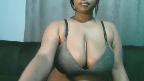 Snapshot of lady_dearra chatting on May 18, 2026, 3:02 am lady_dearra online show from May 18, 2026, 3:02 am