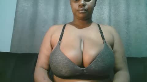 Snapshot of lady_dearra chatting on June 2, 2026, 1:51 am lady_dearra online show from June 2, 2026, 1:51 am