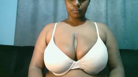 Snapshot of lady_dearra chatting on June 3, 2026, 2:58 am lady_dearra online show from June 3, 2026, 2:58 am
