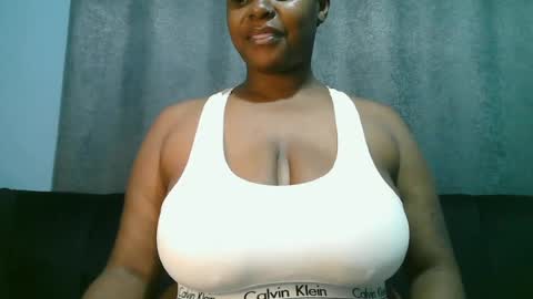Snapshot of lady_dearra chatting on June 13, 2026, 1:58 am lady_dearra online show from June 13, 2026, 1:58 am