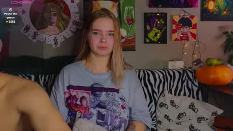 Snapshot of lady_lucky_love chatting on September 18, 2025, 6:10 pm KENDALL NATHANPVT IS OPEN online show from September 18, 2025, 6:10 pm