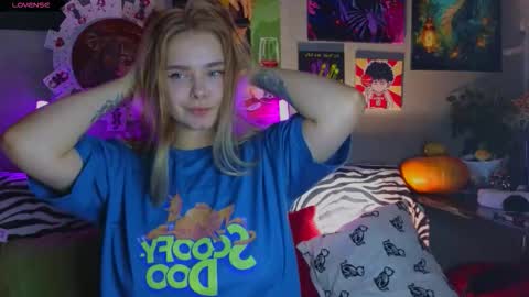 Snapshot of lady_lucky_love chatting on September 22, 2025, 4:31 pm KENDALL NATHANPVT IS OPEN online show from September 22, 2025, 4:31 pm