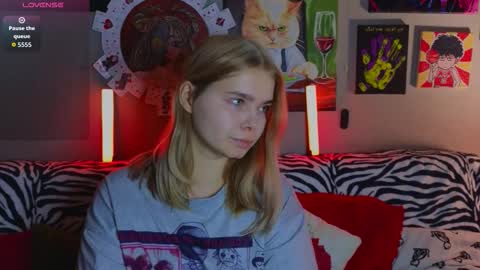 Snapshot of lady_lucky_love chatting on September 24, 2025, 6:33 pm KENDALL NATHANPVT IS OPEN online show from September 24, 2025, 6:33 pm