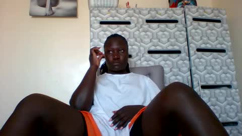 lindah32 online show from December 30, 2024, 2:19 pm