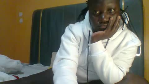 lindah32 online show from April 18, 2026, 9:26 pm