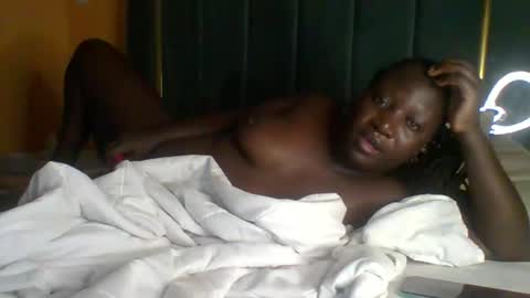 lindah32 online show from April 22, 2026, 5:58 pm