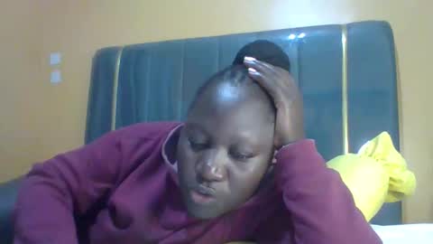 Snapshot of ladyblossoms19 chatting on May 14, 2026, 12:06 am lindah32 online show from May 14, 2026, 12:06 am