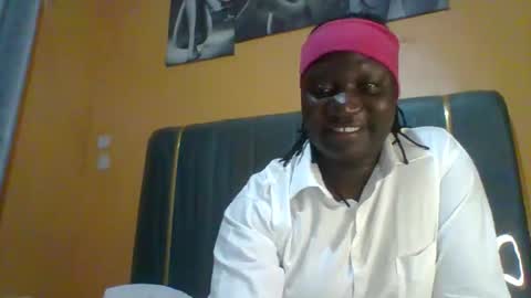 Snapshot of ladyblossoms19 chatting on June 4, 2026, 10:38 pm lindah32 online show from June 4, 2026, 10:38 pm