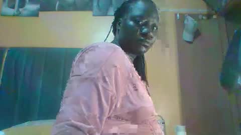 Snapshot of ladyblossoms19 chatting on June 7, 2026, 8:34 pm lindah32 online show from June 7, 2026, 8:34 pm