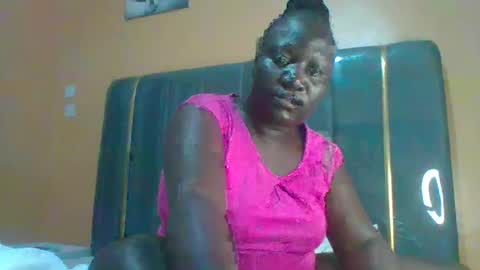 lindah32 online show from July 21, 2026, 7:38 pm