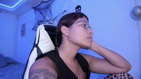  Lady  online show from October 9, 2025, 2:42 am