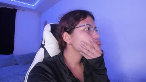  Lady  online show from November 8, 2025, 5:07 am