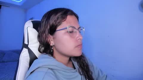  Lady  online show from December 2, 2025, 3:12 am