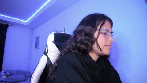  Lady  online show from February 9, 2026, 4:27 am