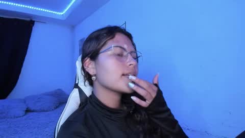  Lady  online show from March 12, 2026, 2:07 am