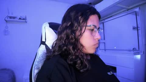  Lady  online show from April 19, 2026, 4:23 am